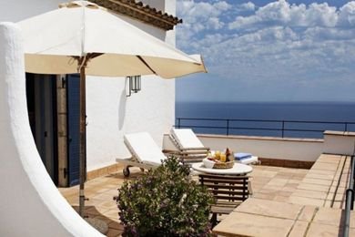 dormir en un faro en costa brava